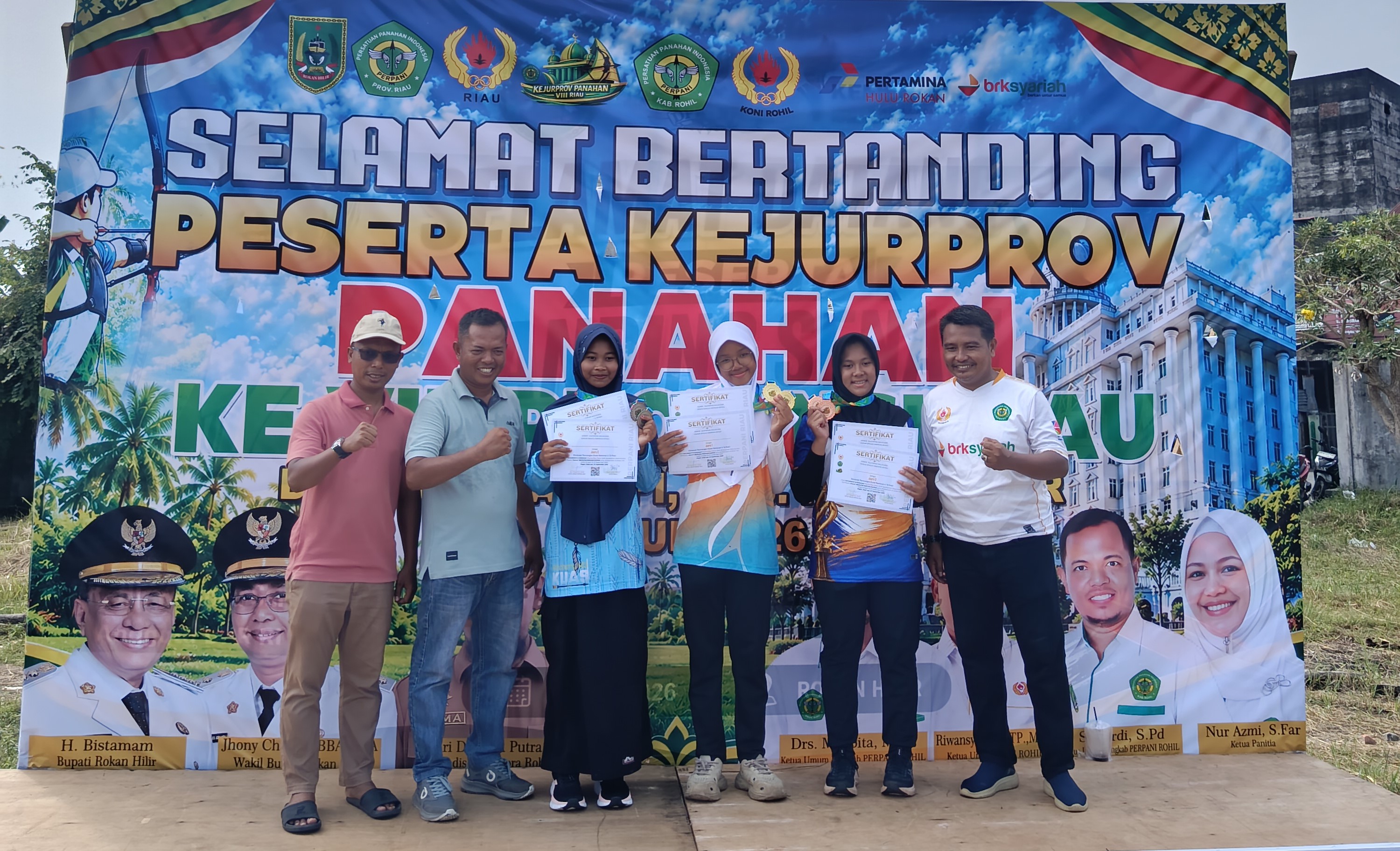 Siswi SMAN 1 Tembilahan Raih Dua Medali Emas pada Kejuaraan Provinsi Panahan Riau