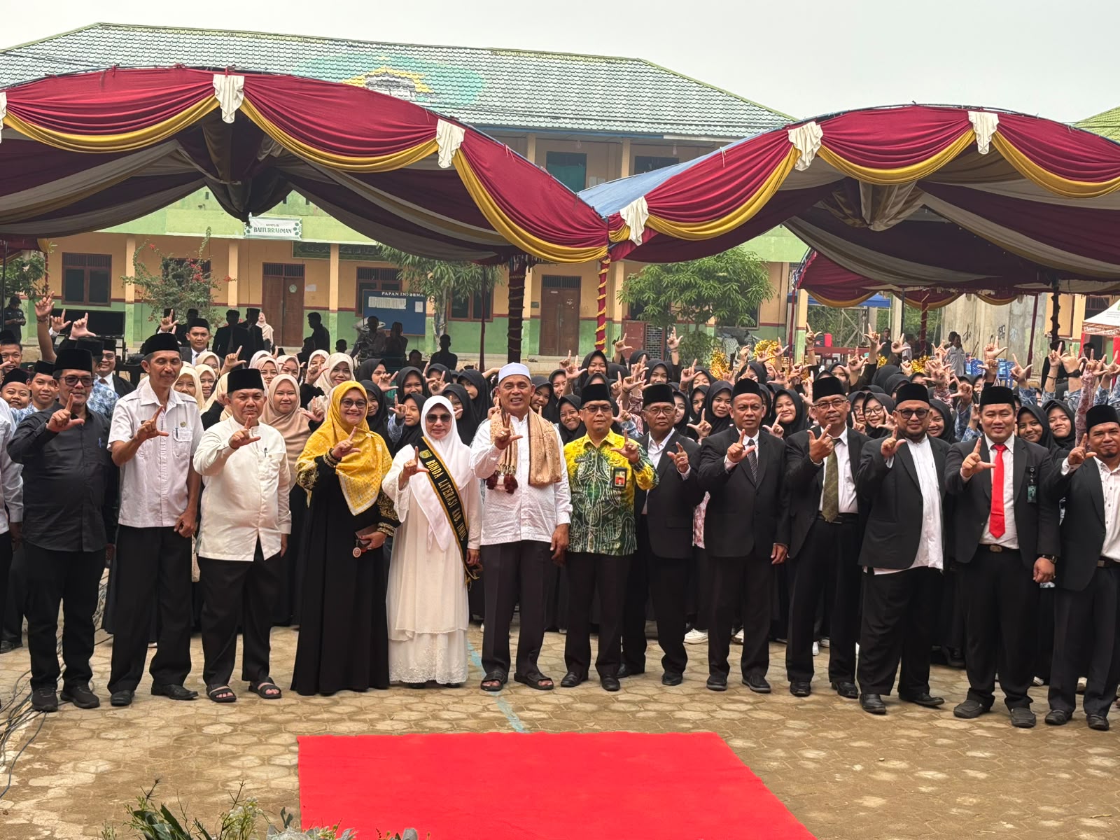 Kemenag Inhil Dampingi Bupati Buka Santri Expo 2026 Ponpes Daarul Rahman Tempuling