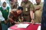 Kodim 0314/Inhil di siagakan di DPRD Inhil untuk membantu Polri dalam rangka pengamanan demonstrasi