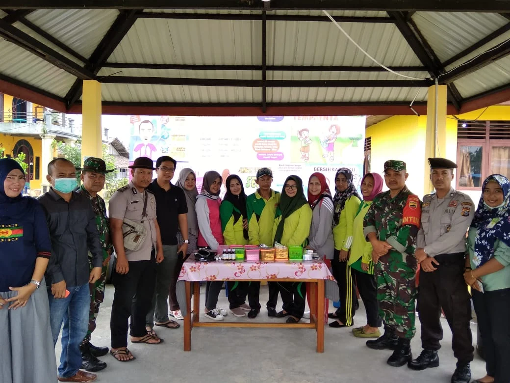 Puskesmas Mandah melalui Dinas Kesehatan dan Subsatgas 8 Tim 9 bersinergi untuk mendirikan posko kebakaran hutan dan lahan (Karhutla)