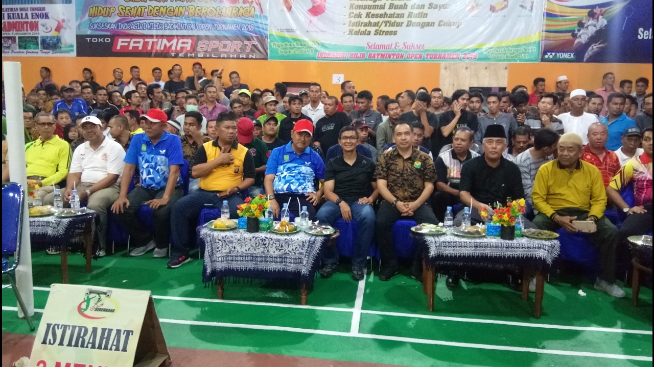 Dandim 0314 hadiri Final pertandingan Bulu tangkis Open Turnamen 2019 sekaligus Penutupan Open Turnamen 2019 yang ditaja oleh PBSI Kabupaten Indragiri Hilir di Gor Badminton Sederhana