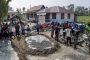 Penimbunan jalan dengan sirtu di Desa Sanglar, Kecamatan Reteh, Kabupaten Indragiri Hilir (Inhil)