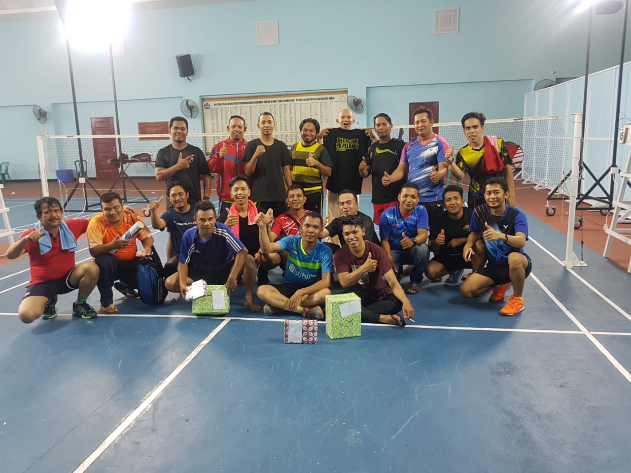 lyas dan Uje Juara Turnamen Badminton PB Pelangi