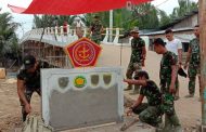 Satgas Membuat Tugu Tentara Manunggal Membangun Desa (TMMD) ke-106 Ta 2019