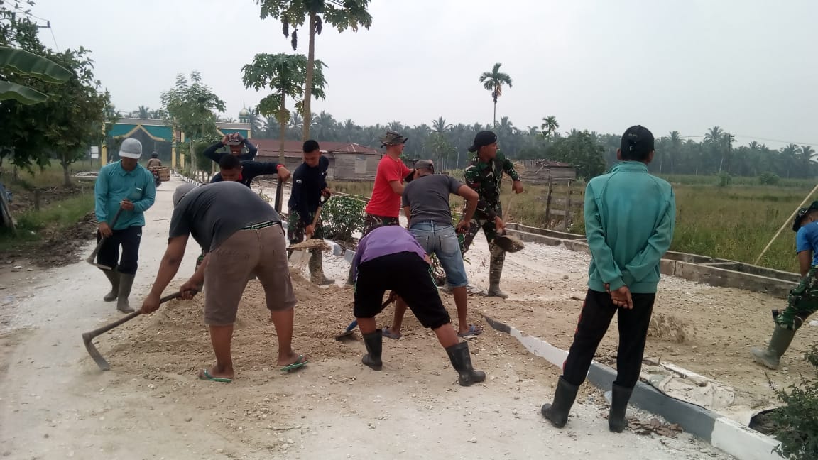 Sasaran Fisik TMMD Ke 106 sasaran Penimbunan jalan dengan sirtu terus dikejar agar maksimal