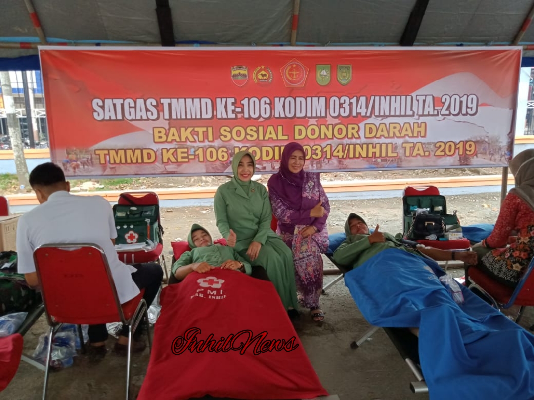 Ketua PMI Inhil didampingi Istri Dandim 0314 Inhil Tinjau Pelaksanaan Donor Darah Kodim 0314 di momen TMMD ke-106 