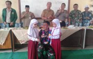 Dalam Rangka HUT TNI ke 74 Dandim 0314/Inhil Beserta Rombongan Mengunjungi SDN 010 Tembilahan Hulu