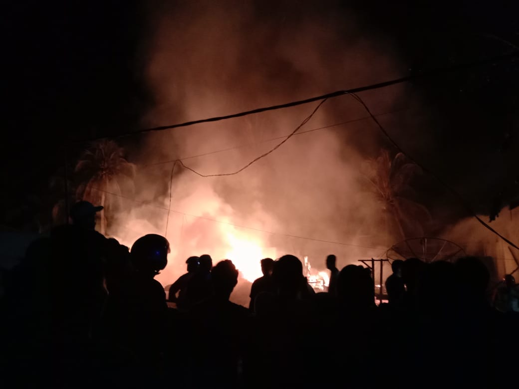 Tiga Unit Rumah Dinas Pekerja Umum Terbakar