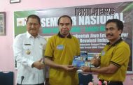 Ketua Umum DPP AMRI Jadi Pemateri Seminar Nasional dan Bedah Buku di SMKN 1 Tembilahan