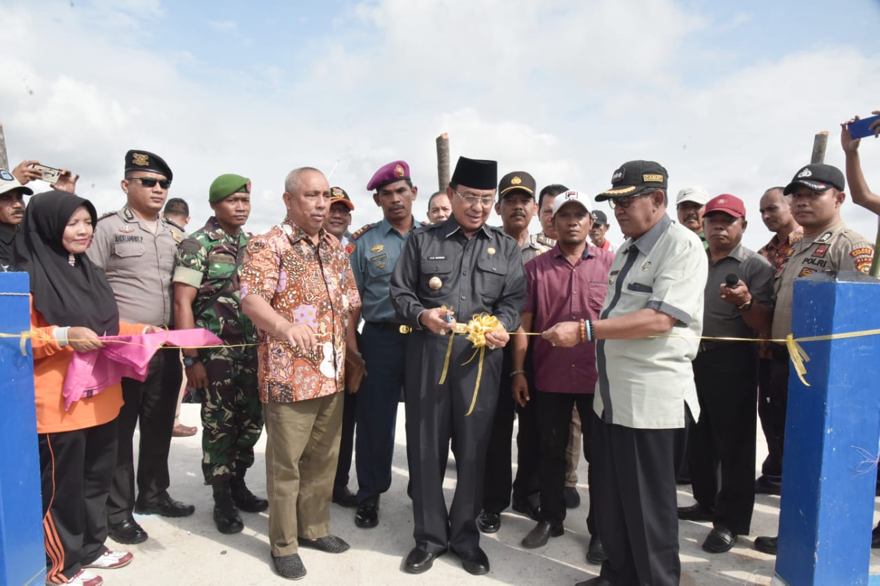 1 hari Bupati HM.Wardan Resmikan 4 Dermaga di 2 Kecamatan.