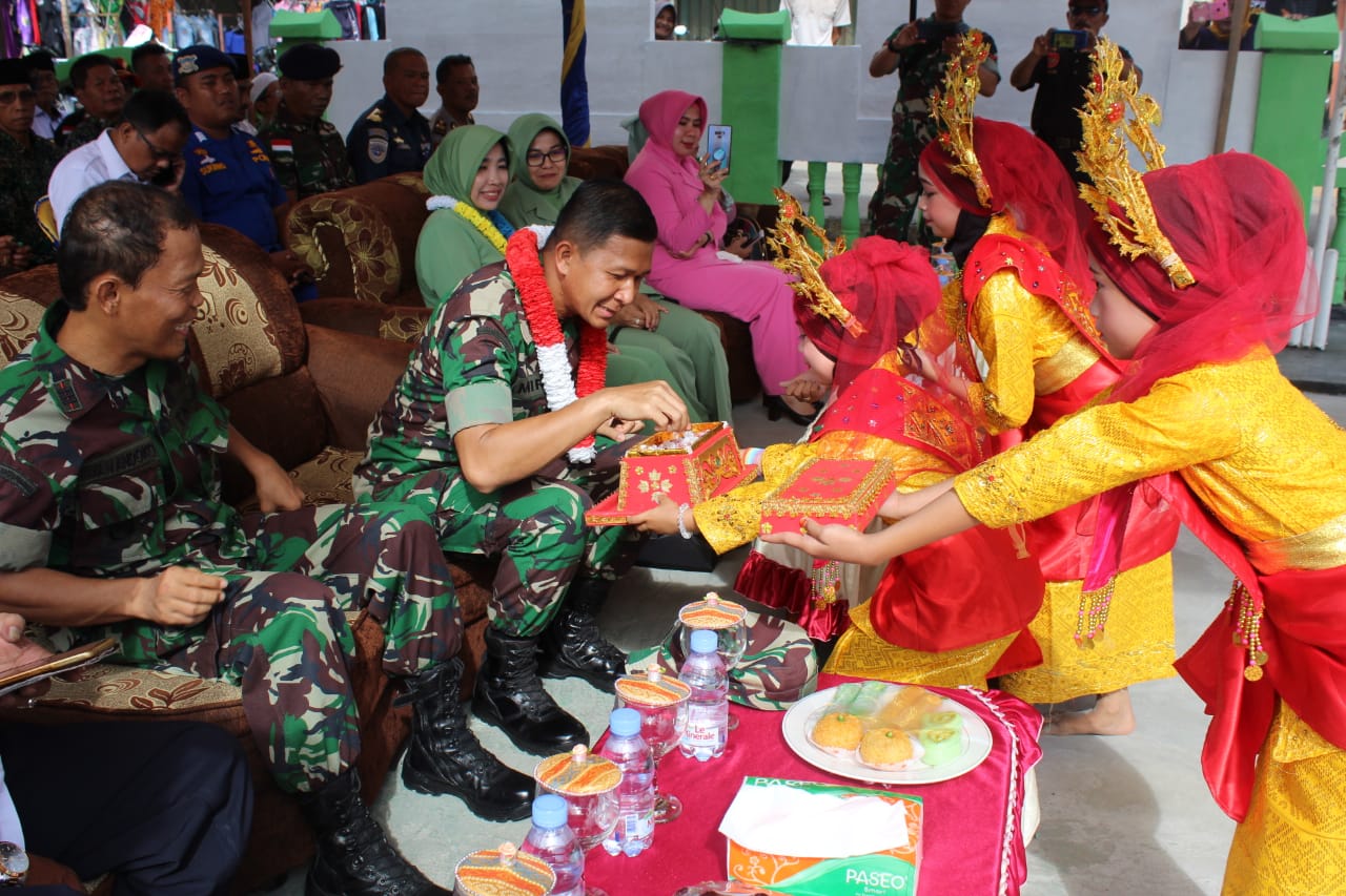 Dandim 0314/Inhil Letkol Inf Imir Faishal melakukan kunjungan kerja ke Koramil 06/Kateman