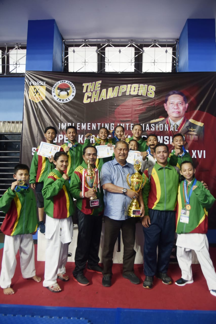 Wabup H.Syamsuddin Uti: Tim Karate TKC Inhil Patut di Baggakan Berhasil Menjadi Juara Umum 3 Internasional Championship SBY Cup Ke-16