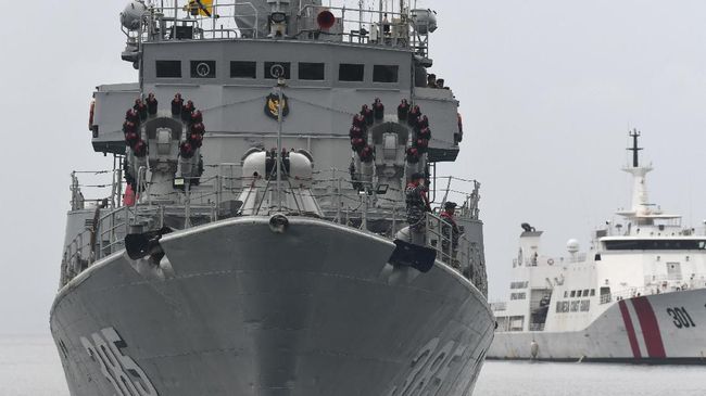 Kapal China Bertahan Natuna, TNI Kirim 8 KRI Berpatroli
