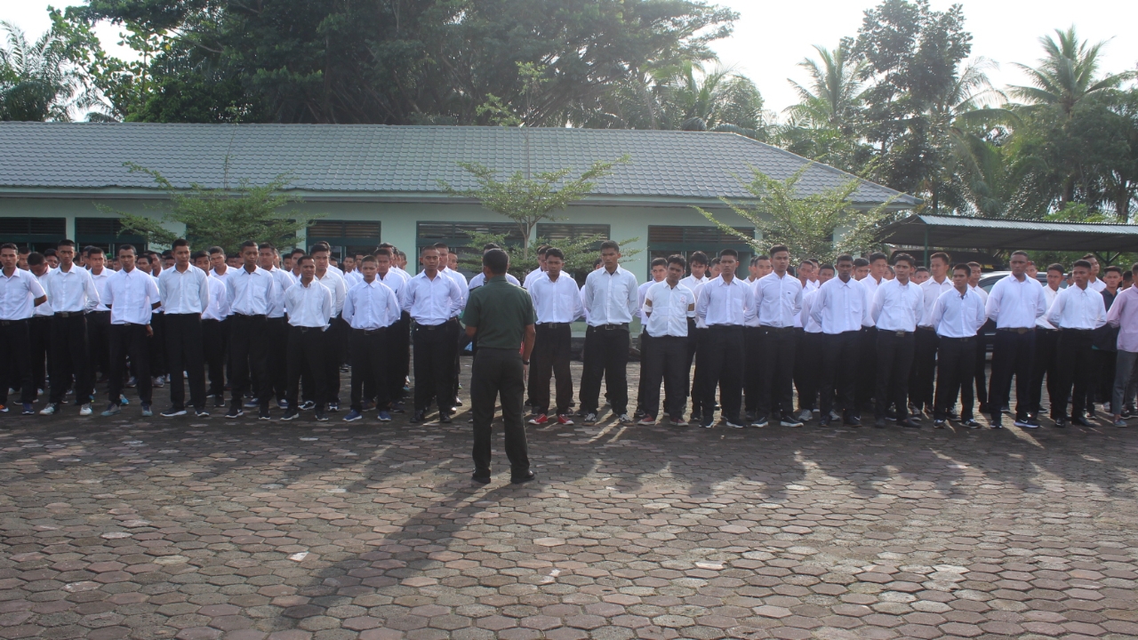 Kodim 0314/Inhil lakukan pendataan ulang pendaftar yang akan mengikuti seleksi Sekolah Calon Tamtama Prajurit Karier (Secata PK) TNI-AD Gelombang l, Tahun 2020