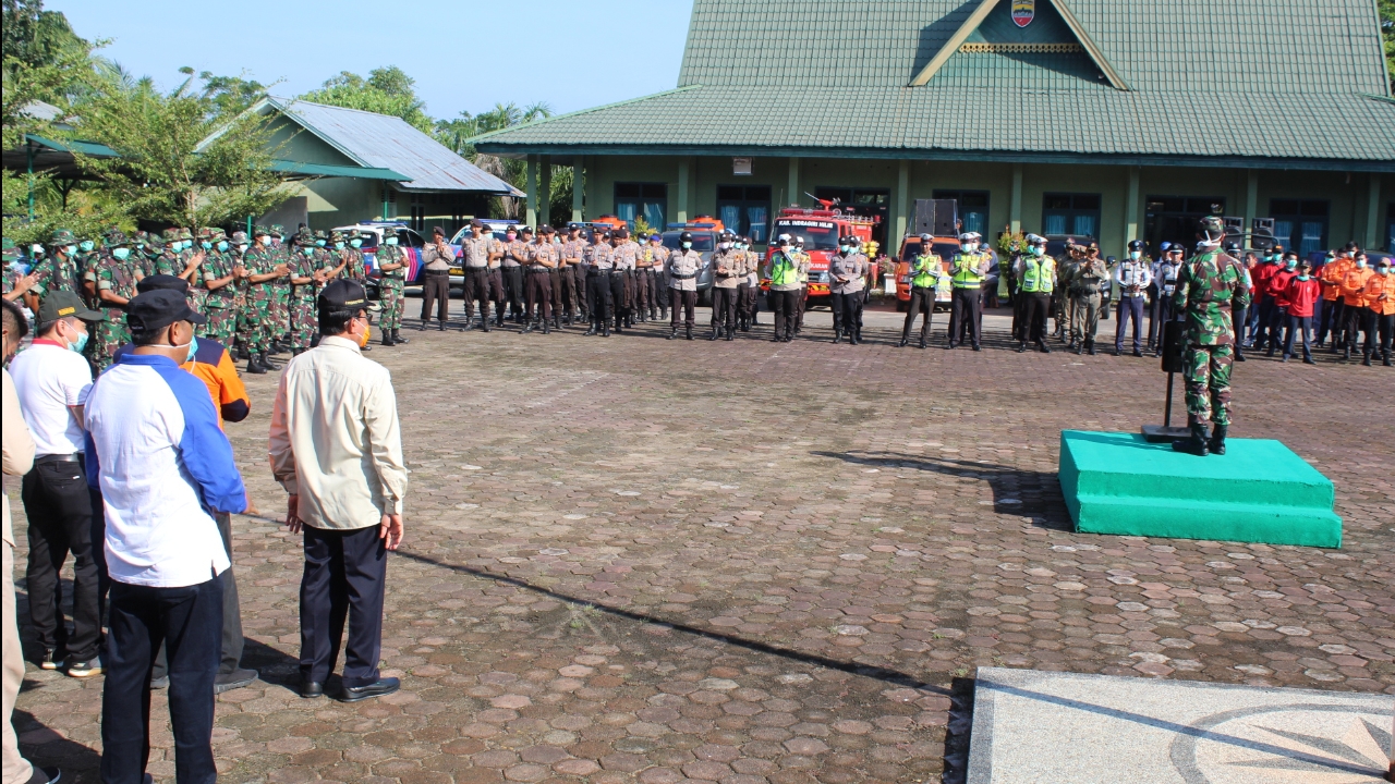 Tim Gugus Tugas melaksanakan apel terlebih dahulu di lapangan apel Makodim 0314/Inhil, Jl Ahmad Yani Tembilahan