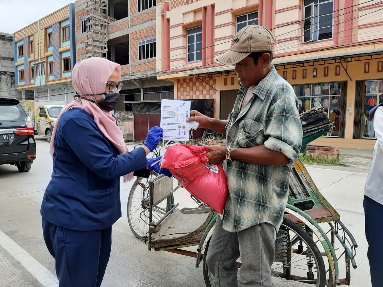 Kegiatan Komunikasi Informasi dan Edukasi (KIE) Pencegahan Covid 19 dan Kegiatan Sosial Pegawai BPOM Inhil