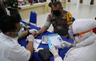 Kapolres Inhil dan anggota Polres Inhil Lakukan Donor Darah Massal Ke PMI