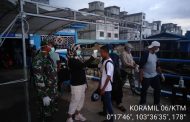 Hari Ini Babinsa Koramil 06/Kateman Sertu Pujiantoro Memeriksa Penumpang di Pelabuhan Ace Sungai Guntung