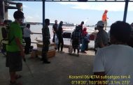 Babinsa Koramil 06/Kateman Serda M.Yusuf Memeriksa Penumpang Speed Boat Rahmat Jaya