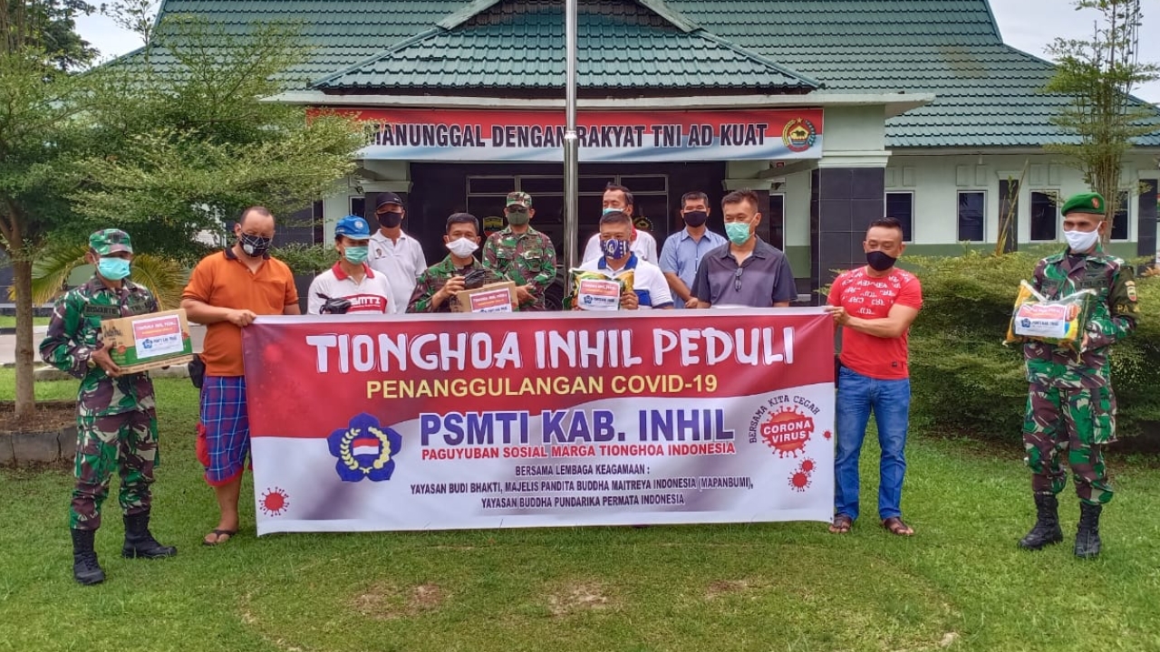 Kodim 0314/Inhil menerima bantuan sembako dari ormas Paguyuban Sosial Marga Tionghoa Indonesia (PSMTI)