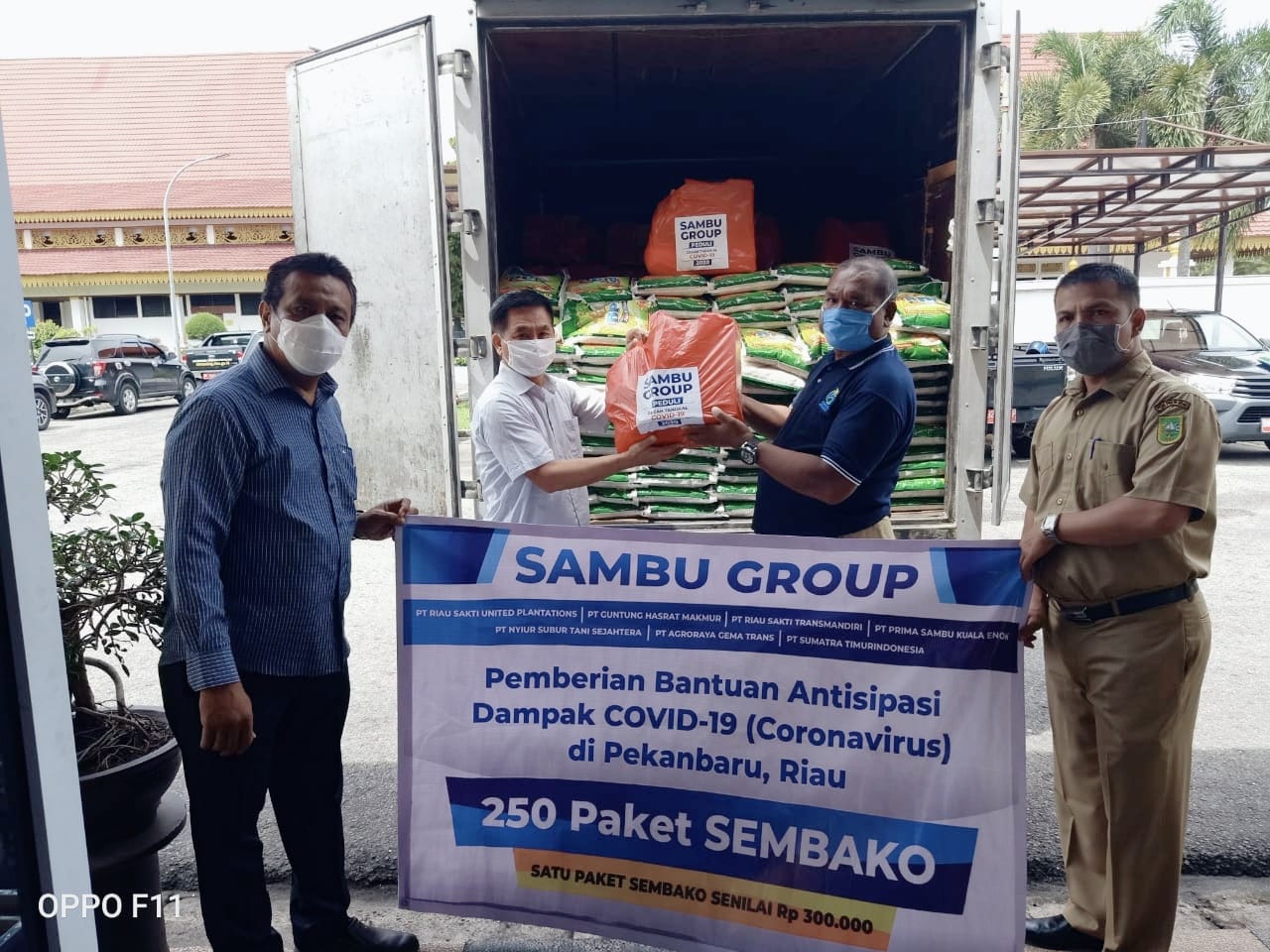 Sambu Group Beri Paket Sembako via Biro Kesra Propinsi Riau