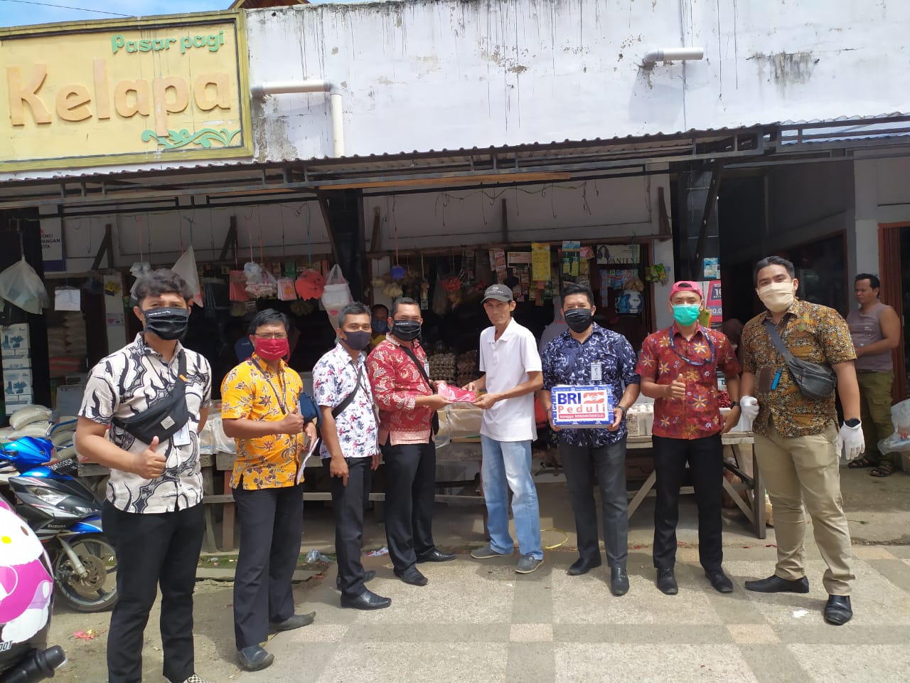 BRI Peduli 1 Juta Masker Untuk Pedagang Pasar