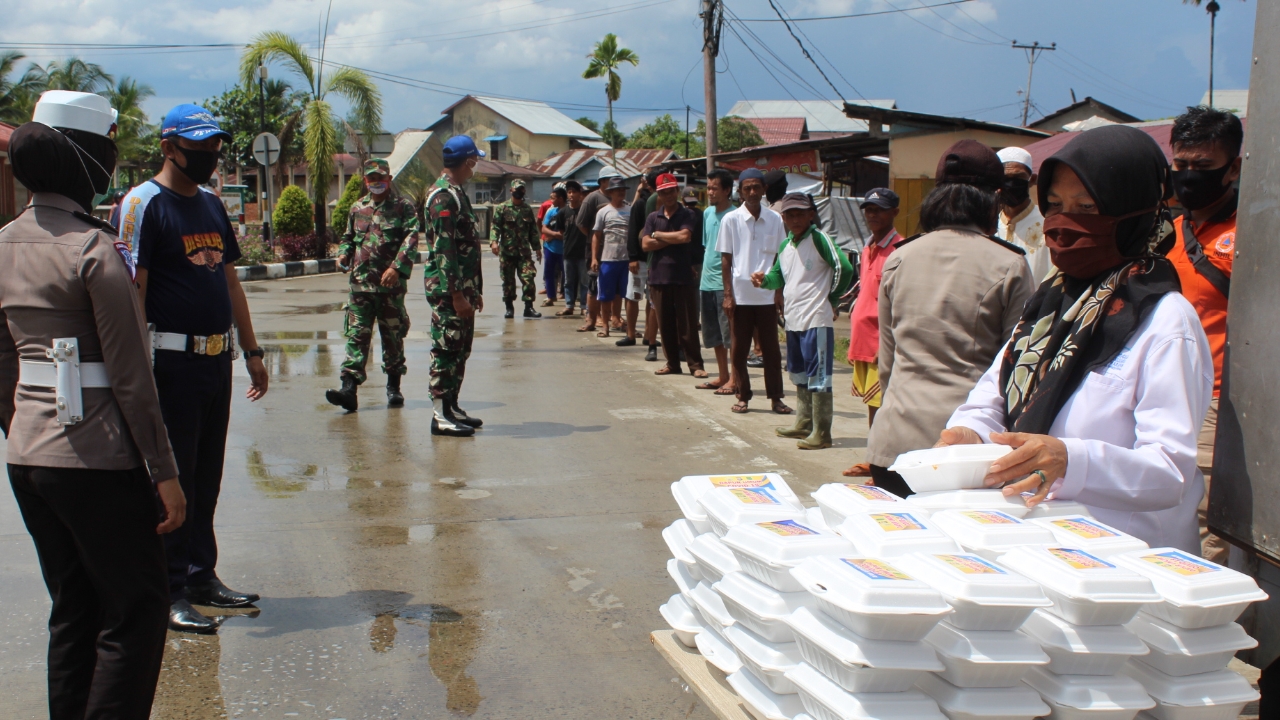 Tim Gugus Tugas kabupaten Inhil yang terdiri dari Kodim 0314/Inhil, Polres Inhil, BPBD dan Dinkes serta Menwa dan Pramuka