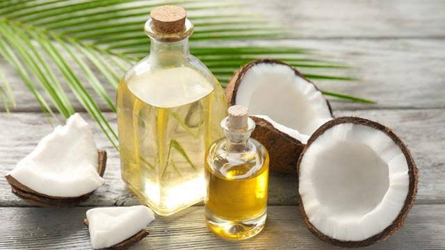 Virgin Coconut Oil (VCO) atau minyak kelapa murni diyakini punya manfaat untuk tangkal virus corona.