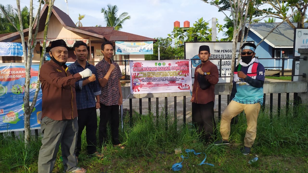 *Penyuluh Agama Kec. Tembilahan bersama Komunitas Jumat Berbagi, Emak-Emak Sehat dan Pejuang Subuh Tembilahan Bagikan Takjil, Masker dan Himbauan Covid 19*