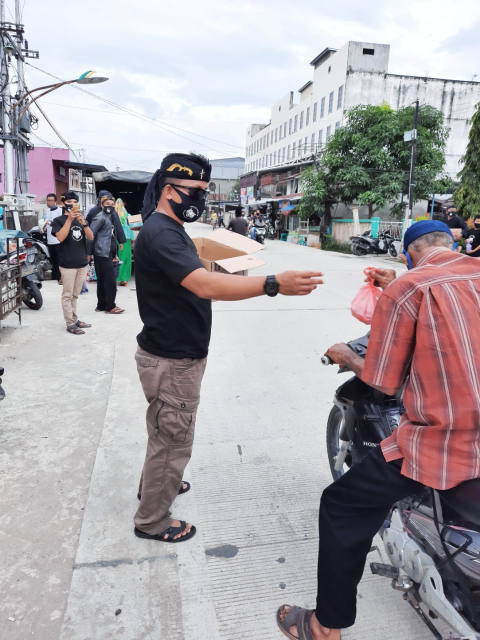 *Baraya Sunda Inhil Berbagi Takjil*