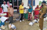 *Penanggulangan dampak ekonomi terdampak copid 19 untuk ibu-Ibu Lansia di kelurahan sungai Empat kecamatan Gaung Anak serka*