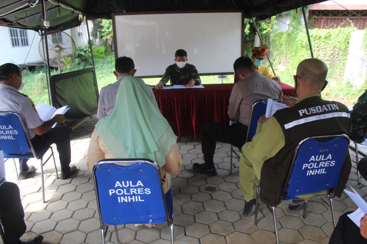 *Dandim 0314/Inhil Letkol Inf Imir Faishal pimpin langsung rapat evaluasi pelaksanaan penegakan disiplin kesehatan Covid 19*