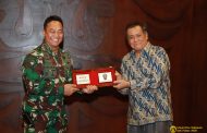 *Kepala Staf Angkatan Darat dan Rektor Universitas Indonesia Tanda Tangani Perjanjian Kerja sama Program Pasca Sarjana dan Pelibatan Mahasiswa UI dalam Kegiatan TNI Manunggal Membangun Desa (TMMD)*