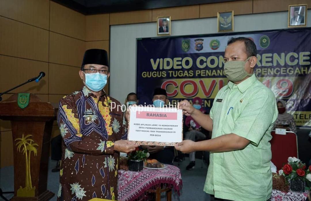 Bupati Inhil Serahkan Kode Desa Aplikasi eDMC-19 Secara Virtual