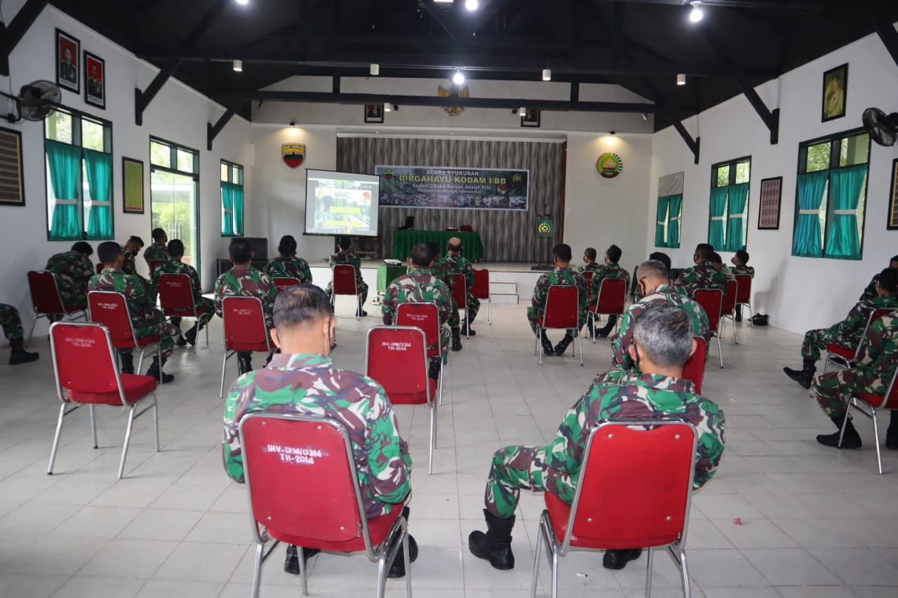 *HUT Kodam I/Bukit Barisan ke 70, seluruh personil Kodim 0314/Inhil menyaksikan acara syukuran secara virtual*