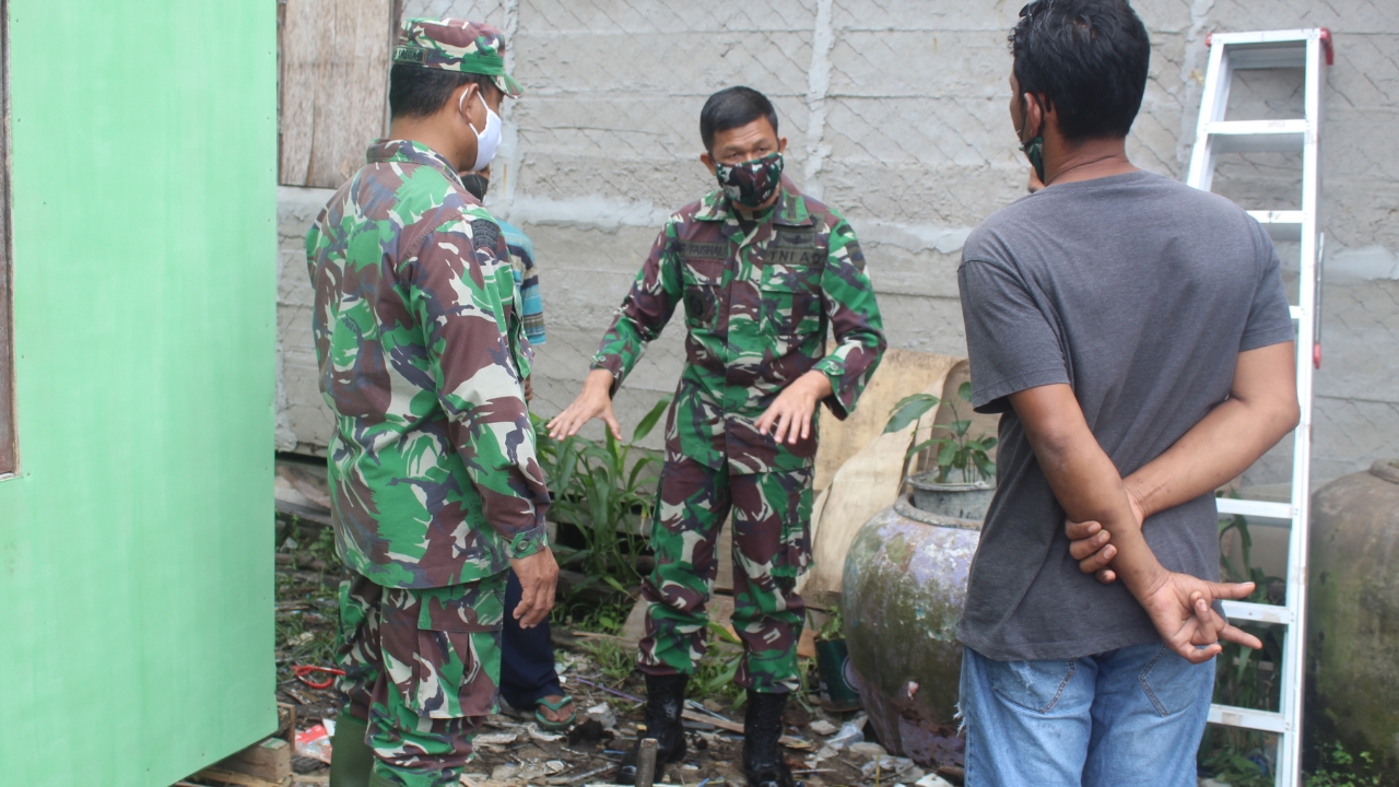 Dandim 0314/Inhil Letkol Inf Imir Faishal Meninjau Lokasi Bedah Rumah