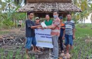Pelindo Tembilahan Serahkan Bantuan 150 Kg Pupuk untuk Kelompok Tani