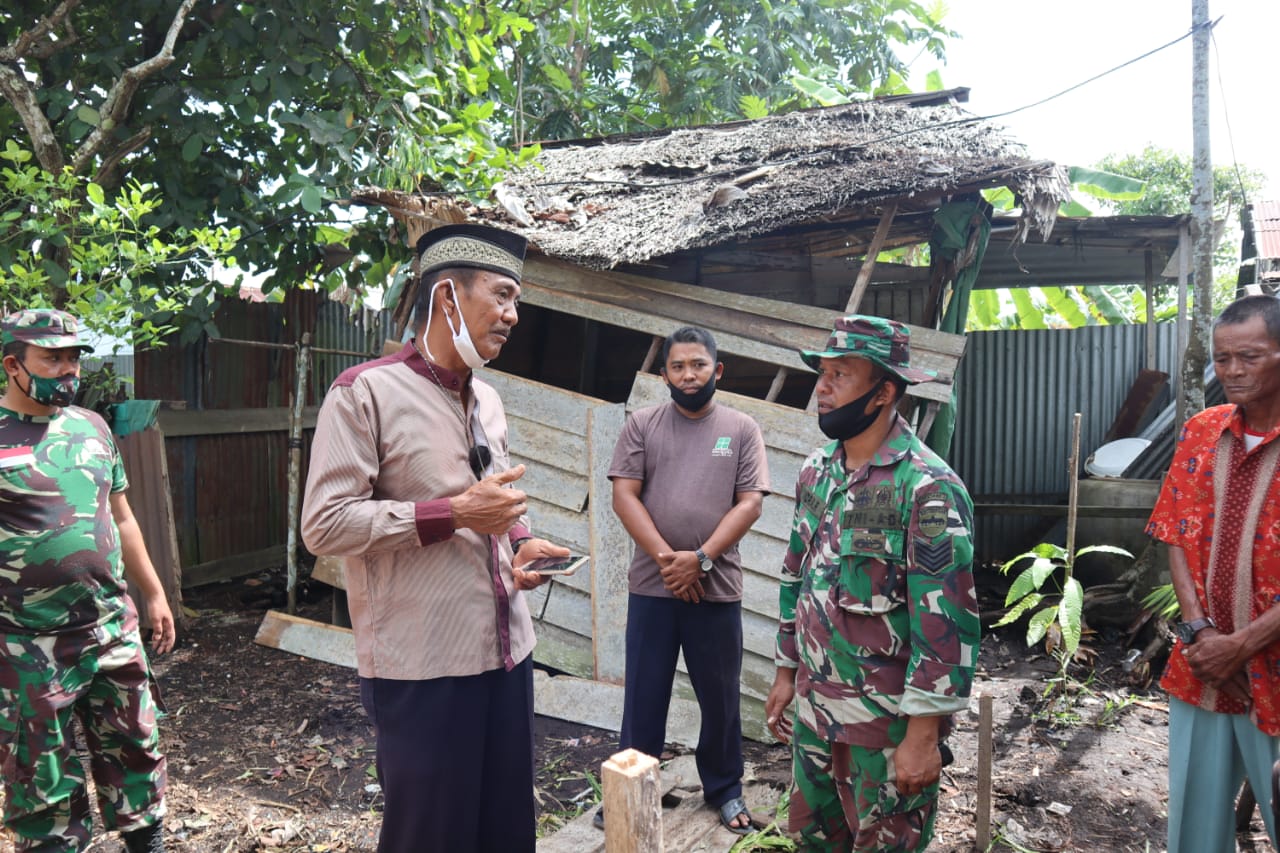 Rumah milik bapak Edi yang berada di RT 01 RW 06 Jalan SKB, Kelurahan Sungai Beringin akan dilakukan pembedahan