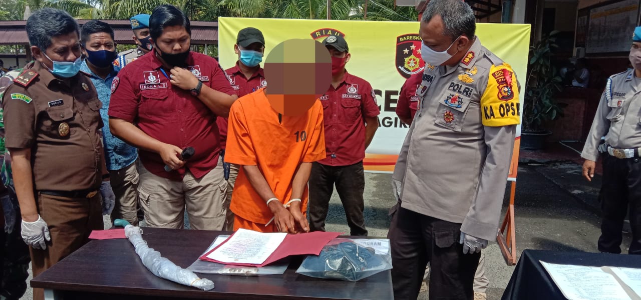 Polres Inhil juga menghadirkan pelaku tindak pidana penganiayaan berat