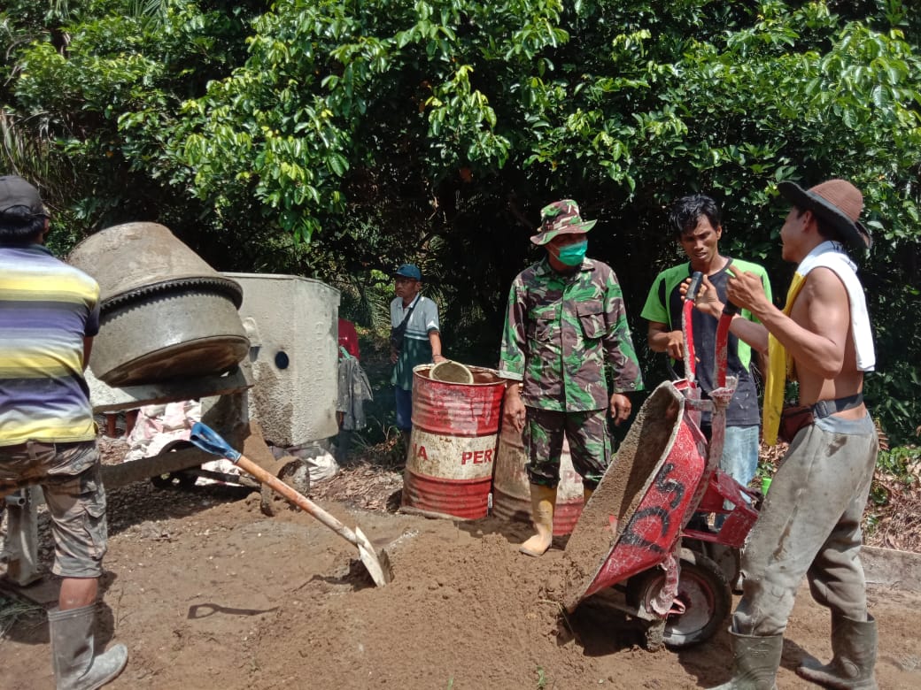 Pelaksanaan TMMD Imbangan Kodim 0314/Inhil di Desa Teluk Kiambang, Kec. Tempuling program yang mempunyai nilai strategis