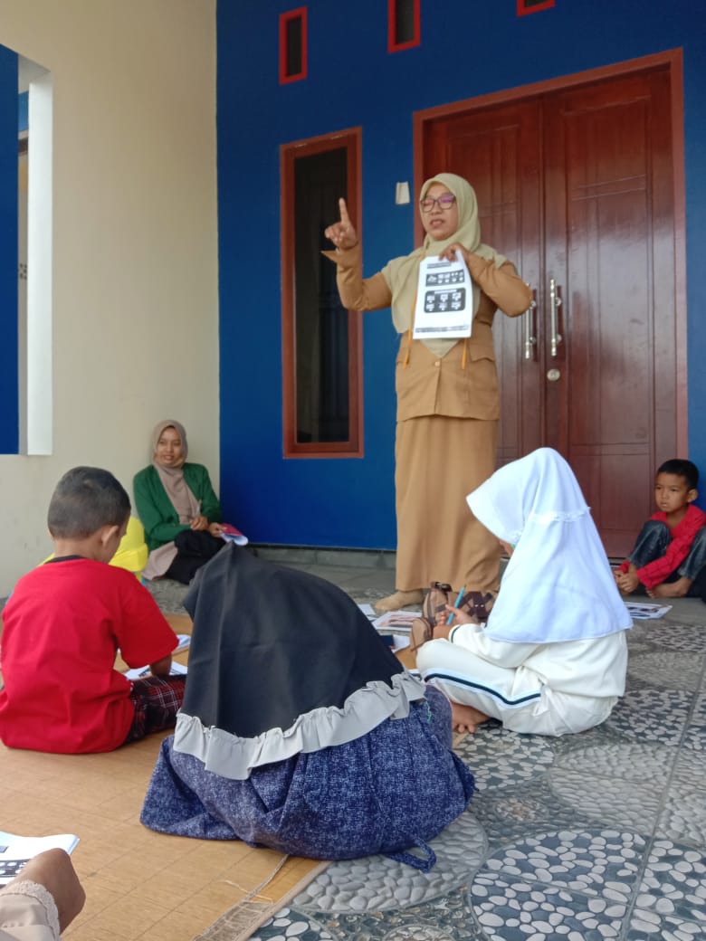 Pembelajaran Luring Kelas Guru kunjung SDN 002 Pulau Palas oleh Mursidah, S.Pd.I