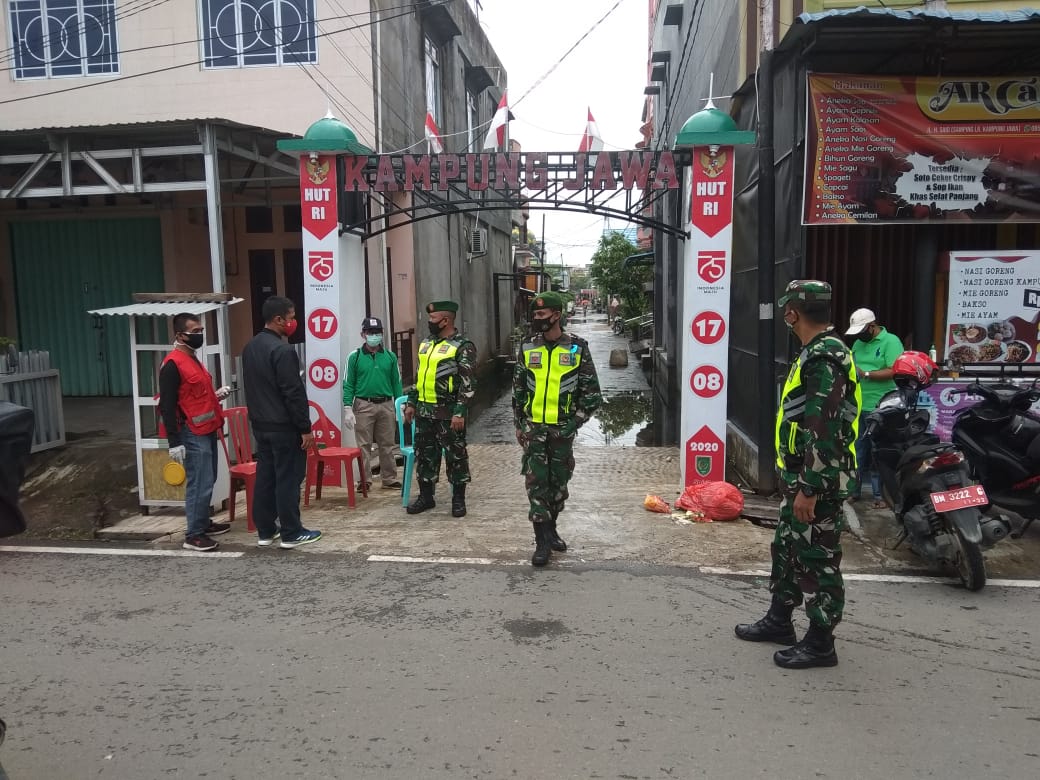 Personil Kodim diturunkan guna pengamanan swab massal di Kampung Jawa