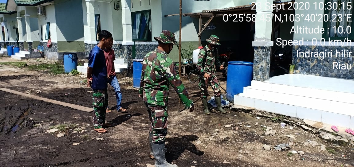 Penyemprotan desinfektan serempak masih dilakukan Koramil 11/Pulau Burung Kodim 0314/Inhil