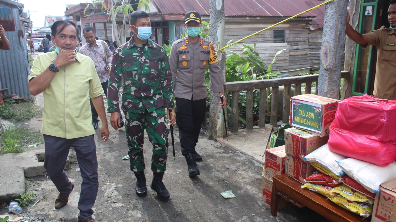 Kompak, Dandim, Kapolres dan Ketua DPRD Inhil kunjungi korban kebakaran