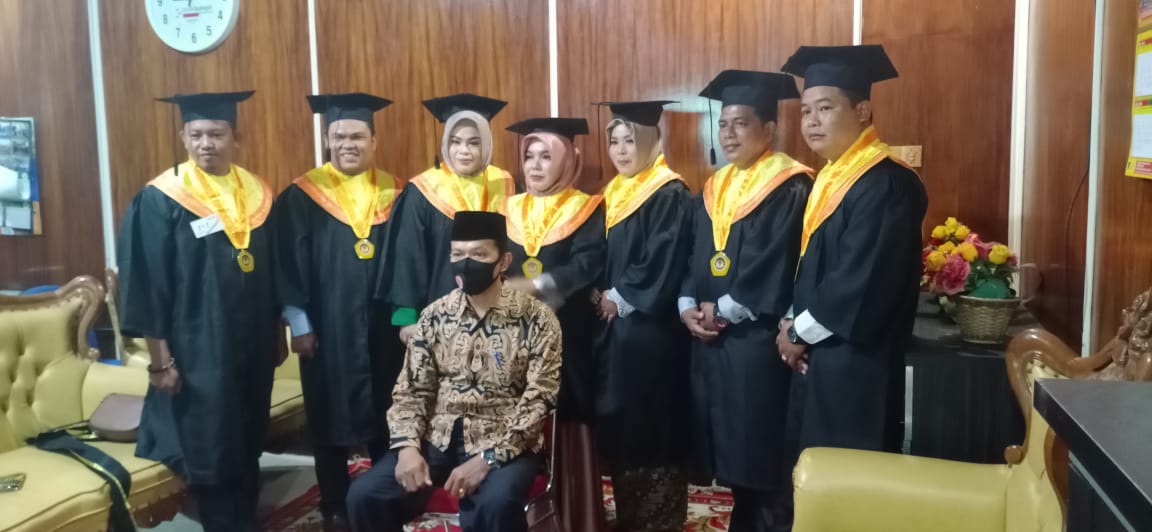 7 Pengawai Disdik Inhil Resmi Diwisuda Universitas Wijaya Putra Surabaya Secara Virtual