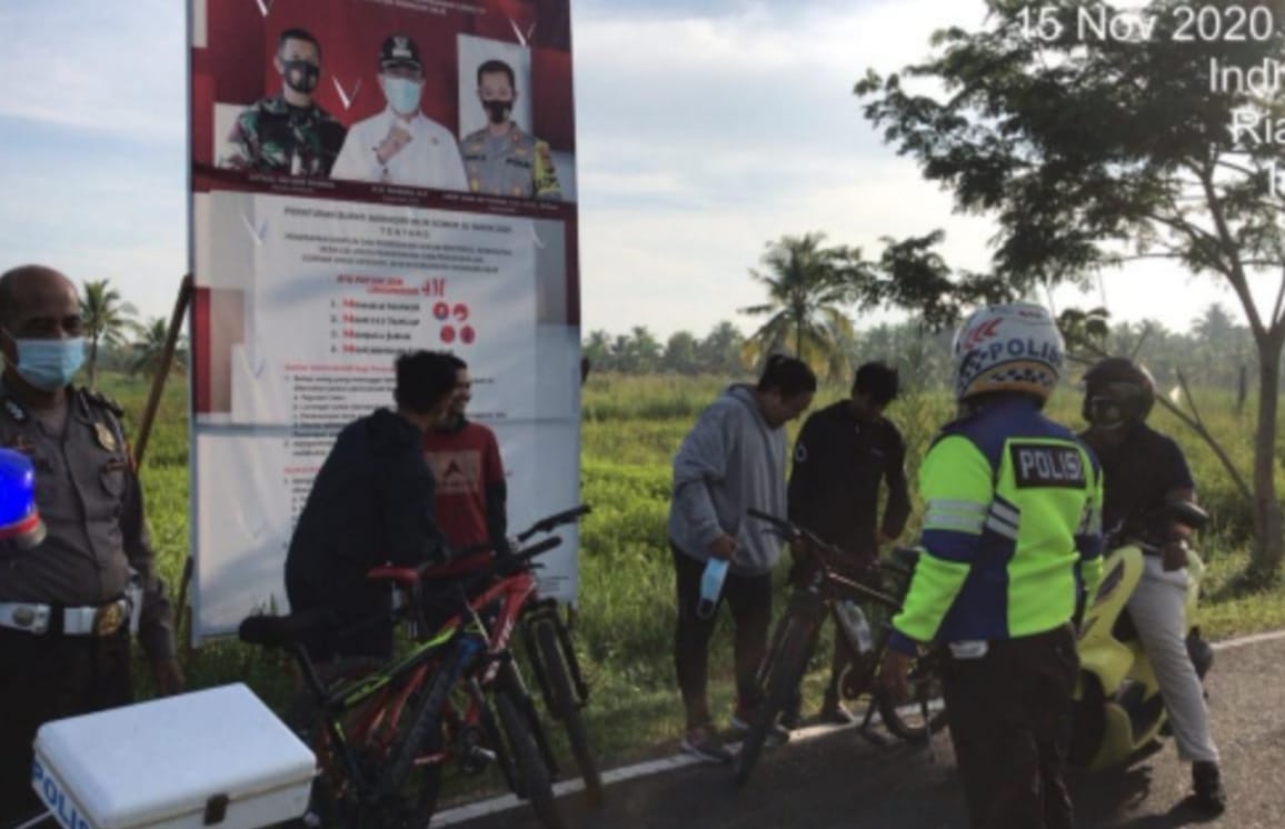 Satuan tugas (Satgas) patroli anti begal sepeda Polres Inhil menggelar patroli di sejumlah ruas jalan Kota Tembilahan