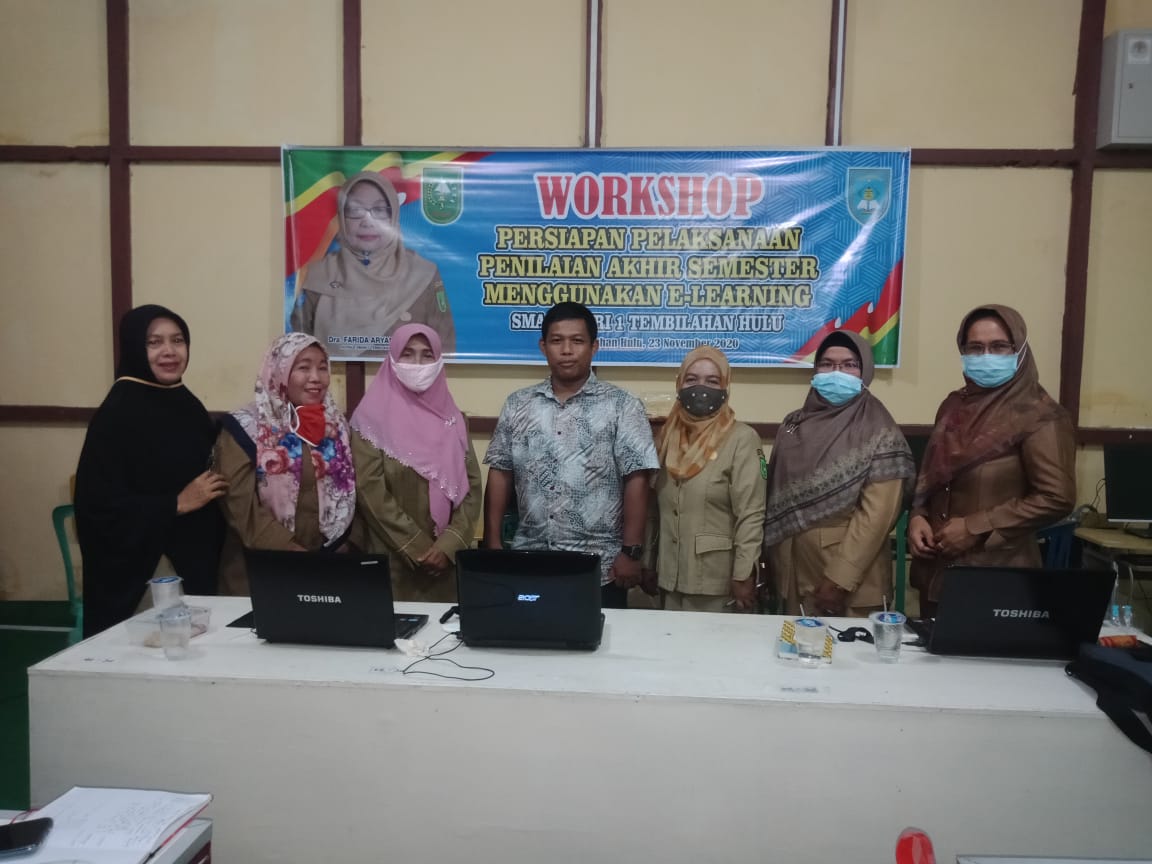 Bersama Alumni, SMUN 1 Tembilahan Hulu Gelar Workshop E- Learning.