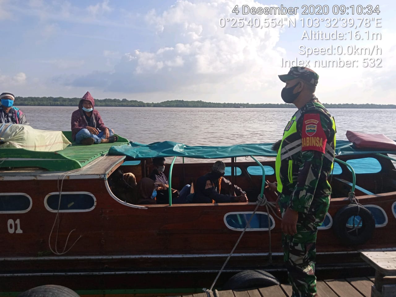 Pelabuhan 00 Desa Pulau Burung masih Menjadi sasaran Penegakkan Disiplin oleh Serda Supandi Babinsa Koramil 11/Pulau Burung Kodim 0314/Inhi