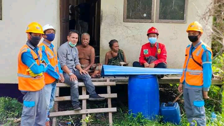 Kepedulian Kades Belantaraya dan PLN Menerangi Warganya Yang Kurang Mampu