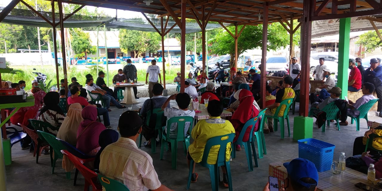 PULUHAN WARTAWAN RAPAT AKBAR UNTUK MELAWAN PREMAN